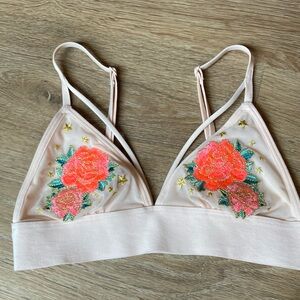 Victoria’s Secret extra small lace triangle embroidery bra bralett like new